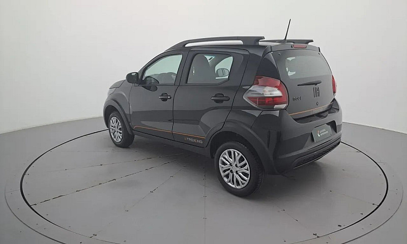 Fiat Mobi Trekking 1...