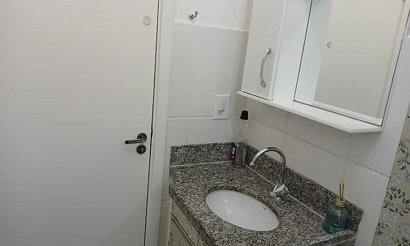 Alugo Apto 2 Quartos...