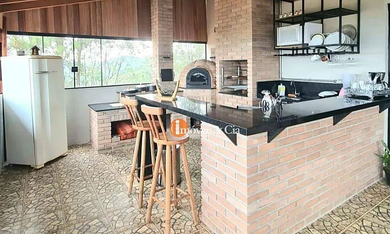 Casa Com 3 Dormitóri...