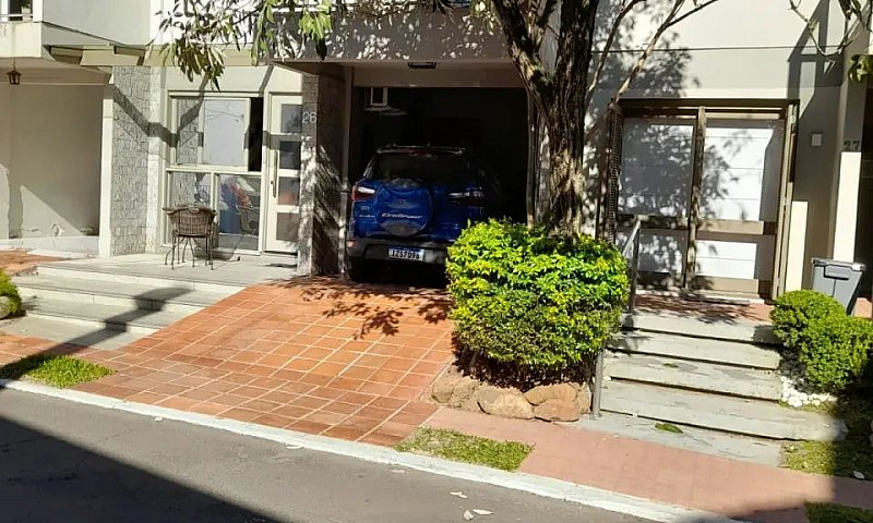 Casa De Condomínio 3...