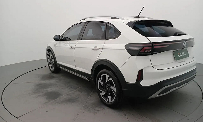 Volkswagen Nivus Hig...