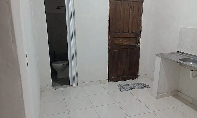 Alugo Casa Pequena N...