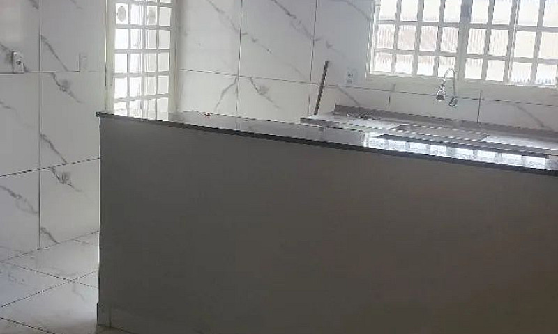 Casa Com Armários E ...
