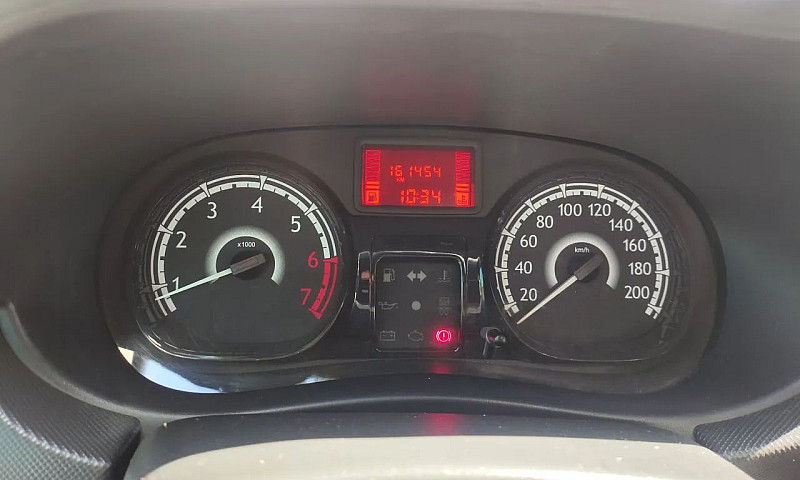 Renault Sandero Auth...
