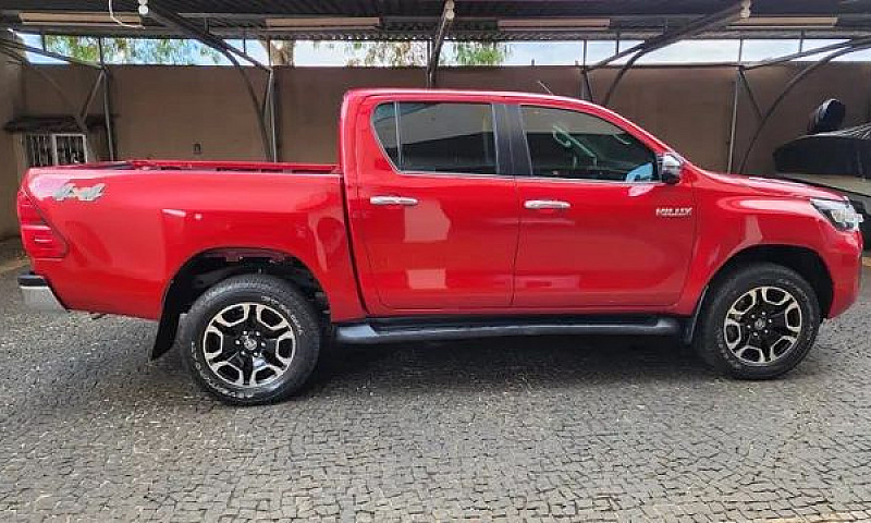 Hilux 21/21 Vermelha...