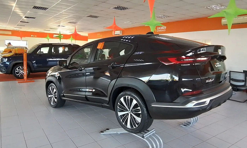 Fiat Fastback 2024 1...