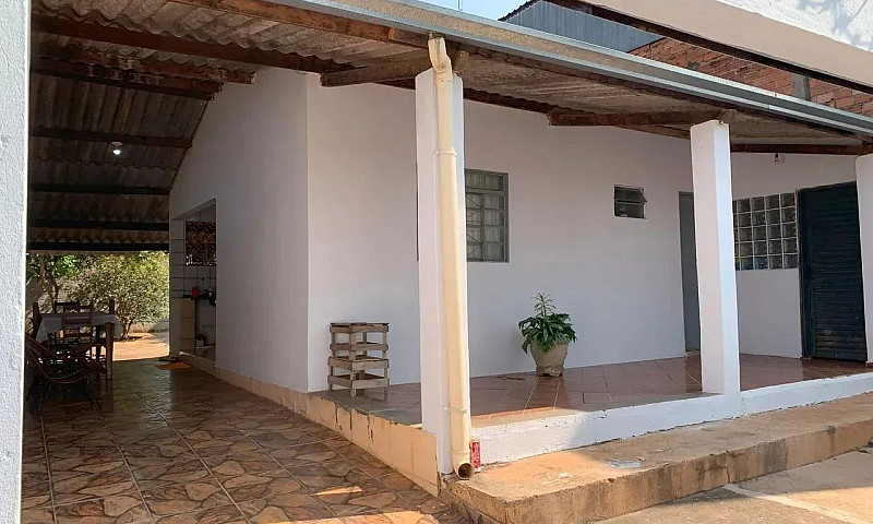 Casa Com 2 Quartos E...