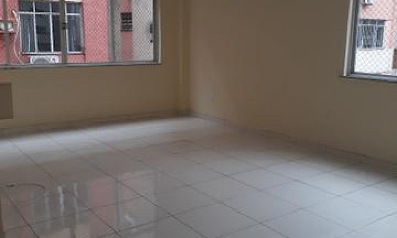 3/4 Sendo 1 Suíte; N...