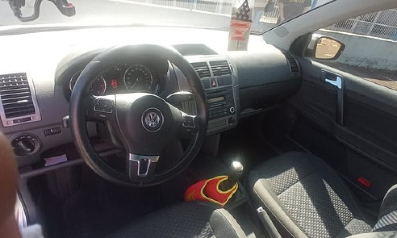 Polo Sedan 2014 Comf...
