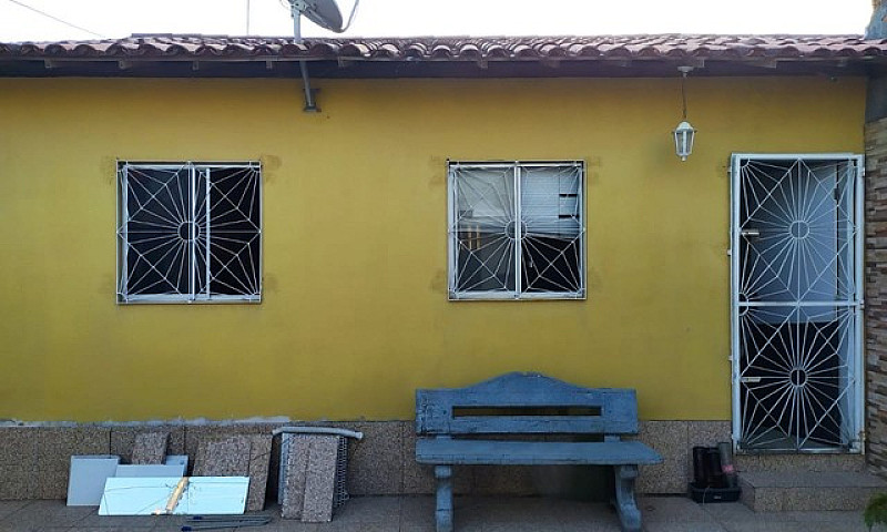 Casa Bem Localizada ...