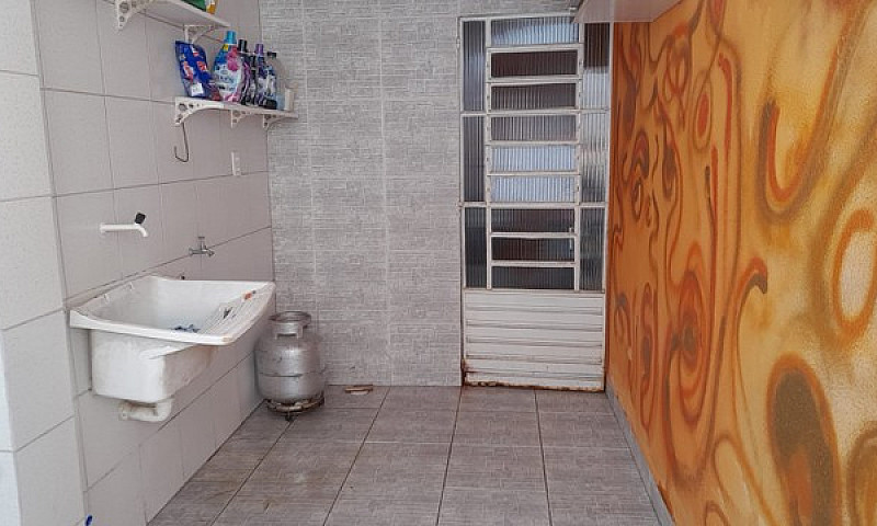 Casa Bem Localizada ...