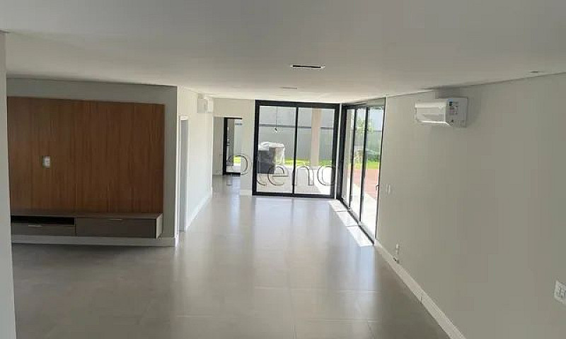 Casa À Venda Com 3 S...