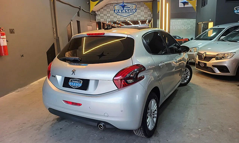 Peugeot 208 Allure 1...
