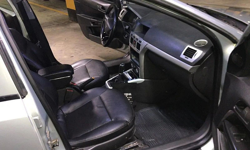 Chevrolet Vectra Exp...