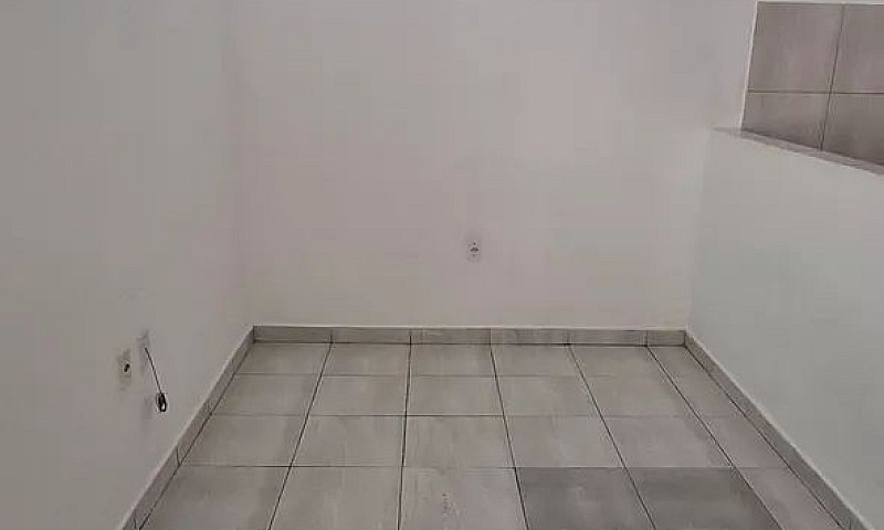 Aluga-Se Casa...