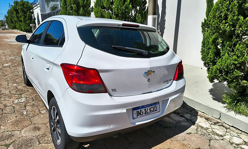 Chevrolet Onix Hatch...