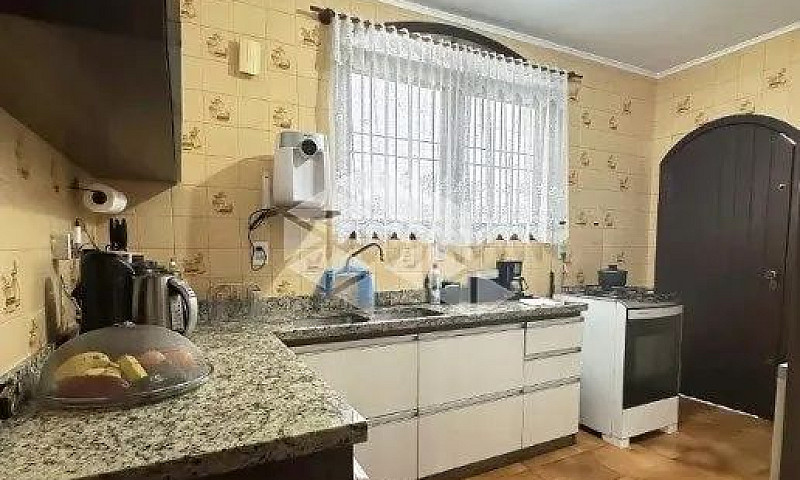 Casa 4 Dormitórios S...