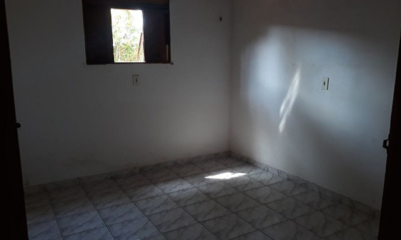 Vendo Uma Casa Em Bo...