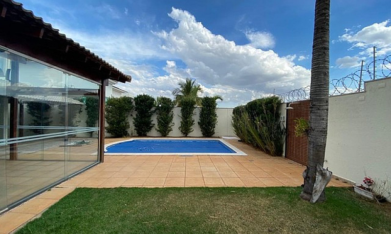 Linda Casa Em Condom...