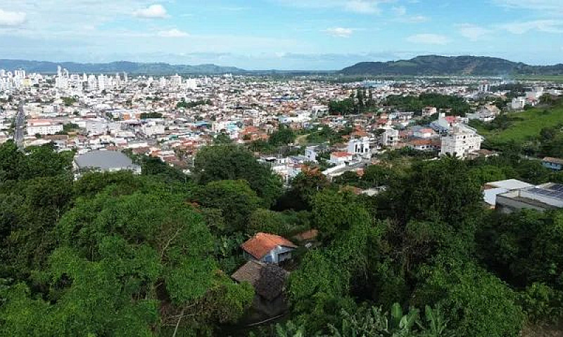 Casa Com Muito Espaç...