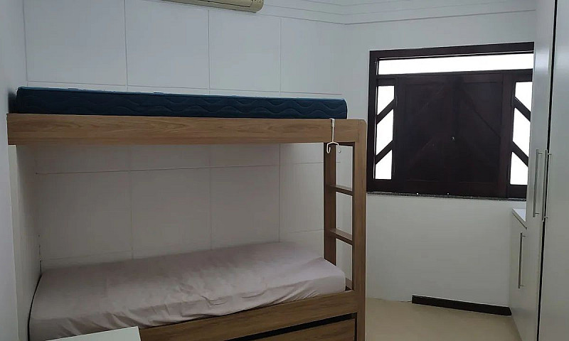 Casa No  Condomínio ...