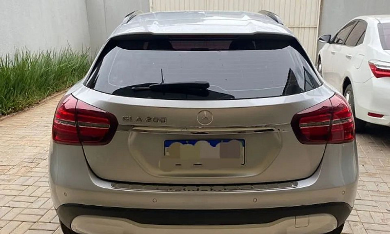 Mercedes-Benz Gla 20...