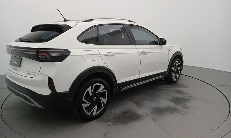 Volkswagen Nivus Hig...