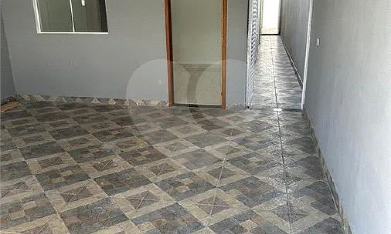 Casa Com 2 Quartos À...