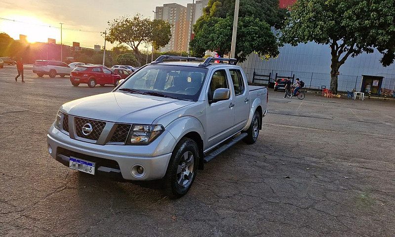 Nissan Frontier Se A...