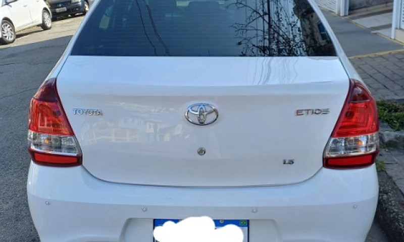 Toyota Etios ...