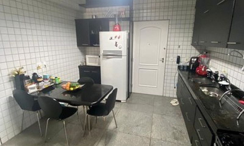 Luxuoso 4 Quartos Be...