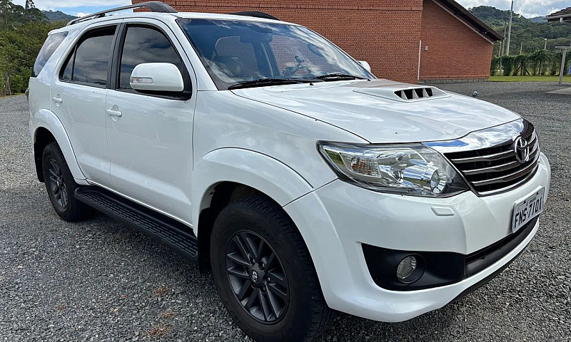 Hilux Sw4 4X4...