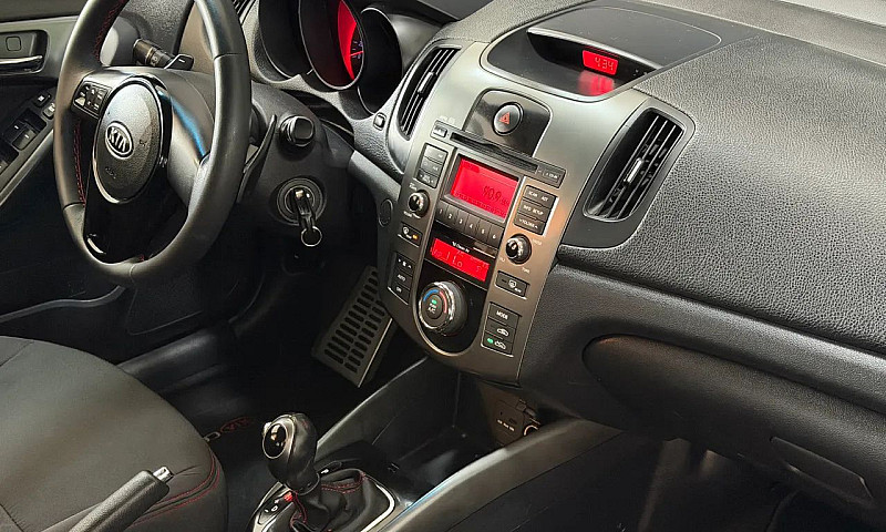 Kia Motors Cerato 1....