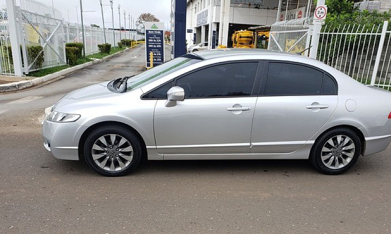 Civic 2010  Muito To...