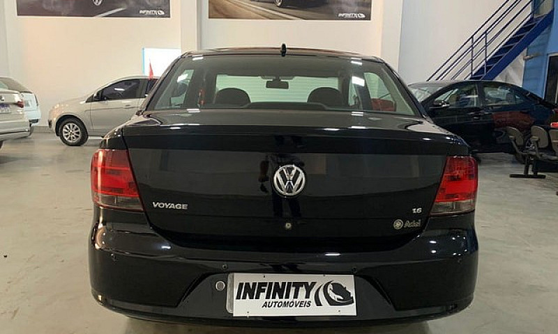 Volkswagen Voyage 1....