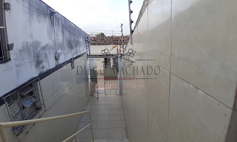 Condomínio Com 6 Cas...