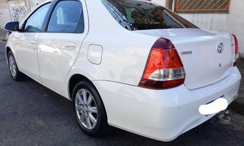 Toyota Etios ...