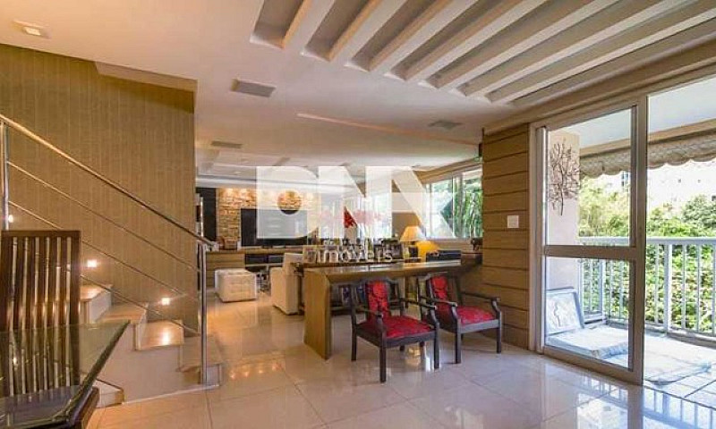 Apartamento-À Venda-...