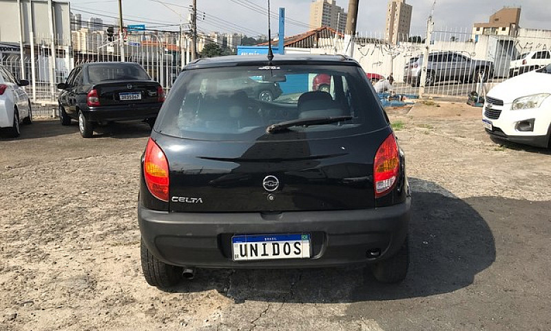 Chevrolet Celta 2002...