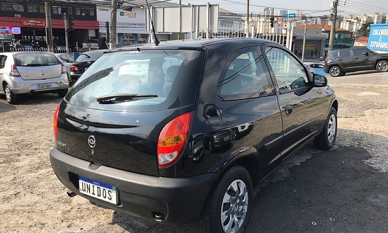 Chevrolet Celta 2002...