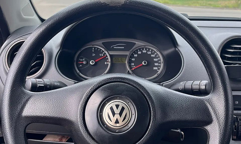Volkswagen Voyage 1....