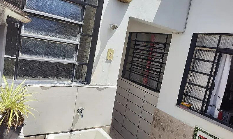 Quarto Para Até 2 Mu...