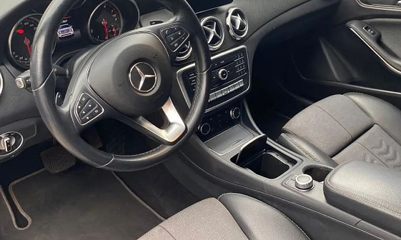 Mercedes-Benz Gla 20...
