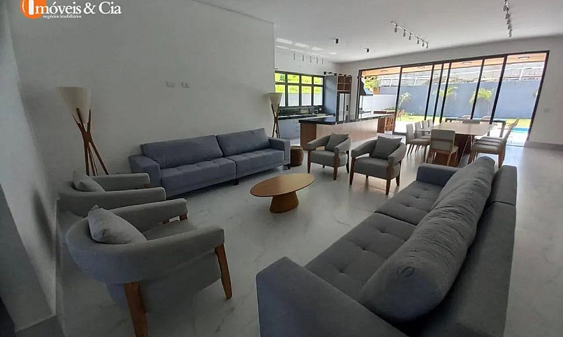 Casa Com 4 Dormitóri...