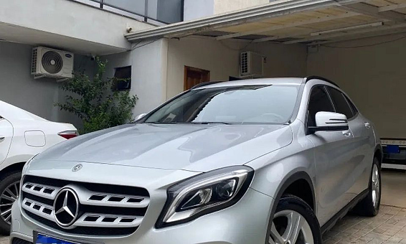 Mercedes-Benz Gla 20...