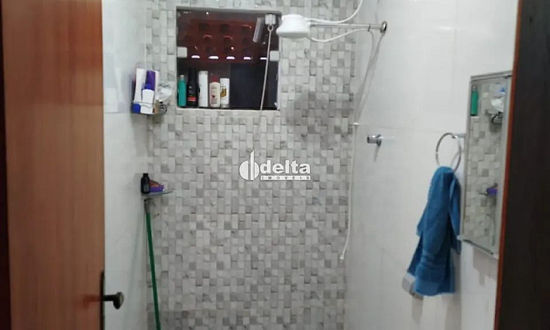 Casa Residencial Com...