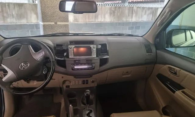 Toyota Hilux Sw4 Srv...