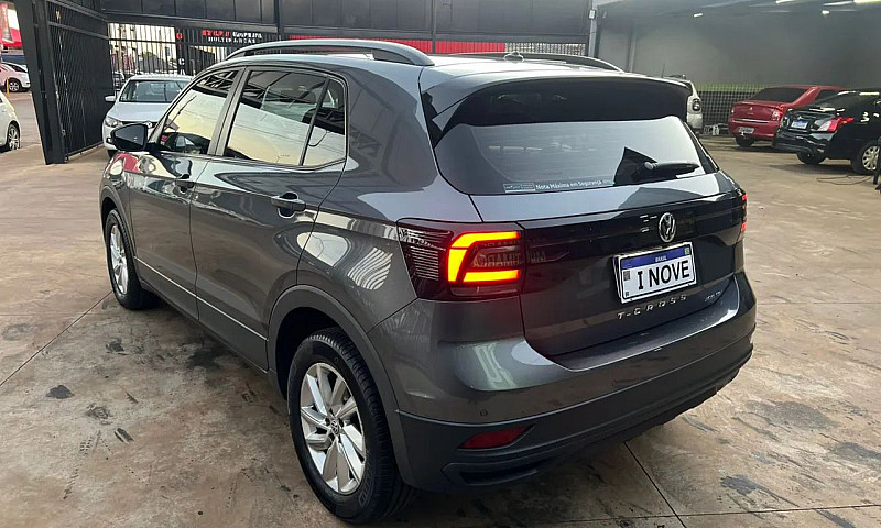 Volkswagen T-Cross 1...
