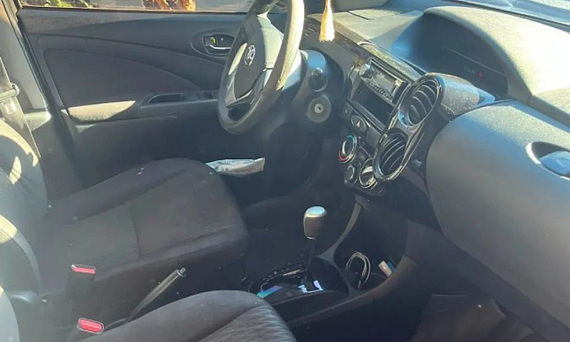 Toyota Etios X 1.3 F...