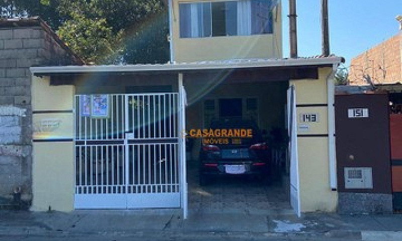 Casa Com 4 Dormitóri...